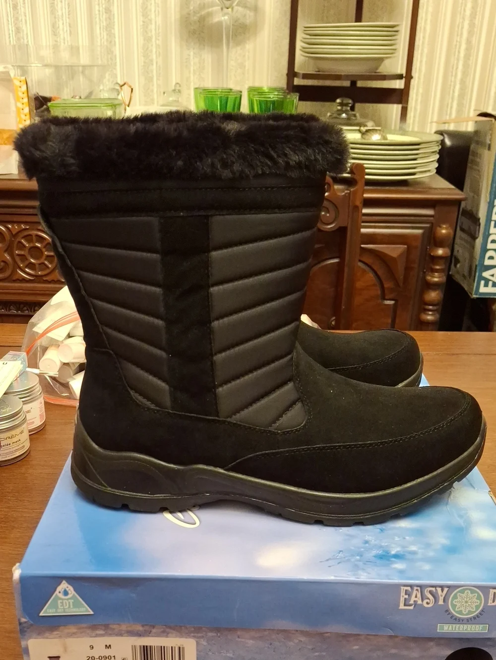 Easy Works by Easy Street 9M Black Lined 9M New